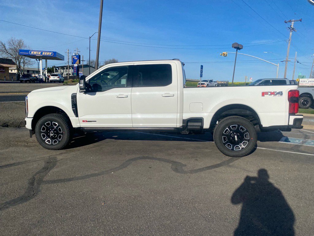 2025 Ford F-250 photo 3