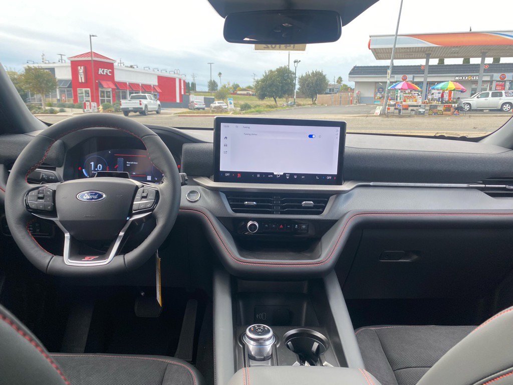 2026 Ford Explorer ST - Photo 14