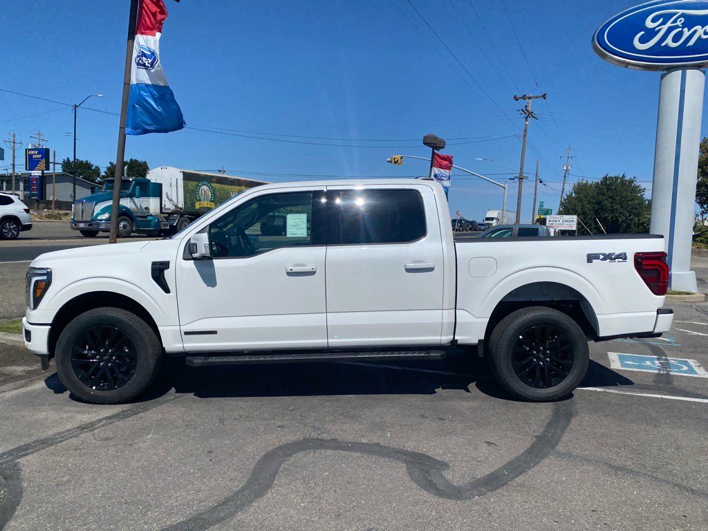 2025 Ford F-150 Lariat photo 2