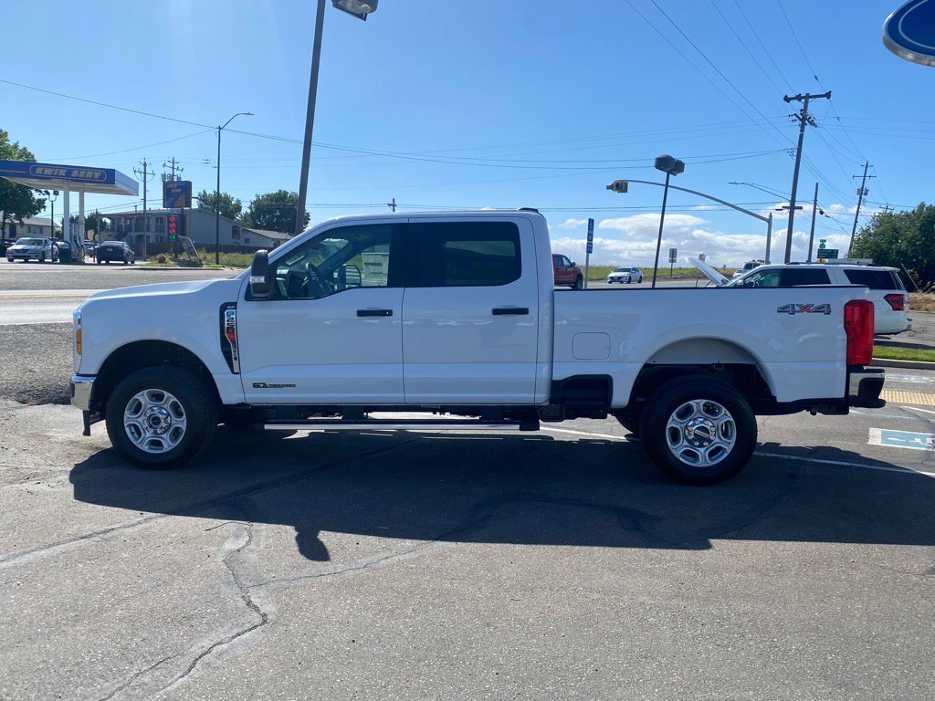 2025 Ford F-250 photo 3