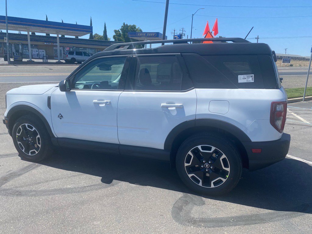2024 Ford Bronco Sport Outer Banks photo 4