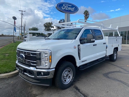 2025 Ford Chassis Cab F-350 XL XL 4WD Crew Cab 179 WB 60 CA