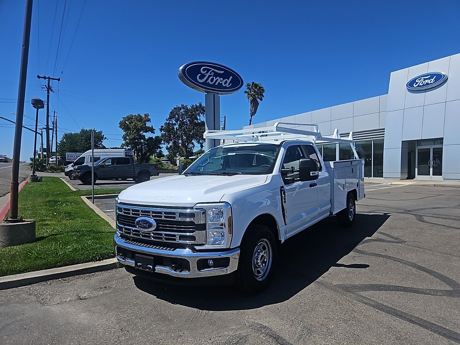 2026 Ford F-350 XL SuperCab 168-In SRW's photo