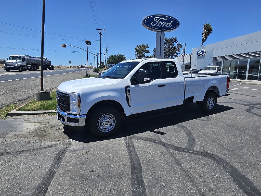 2024 Ford F-250 photo 2