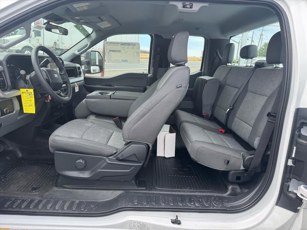 2025 Ford F-550 Super Duty Chassis Cab XL - Photo 9