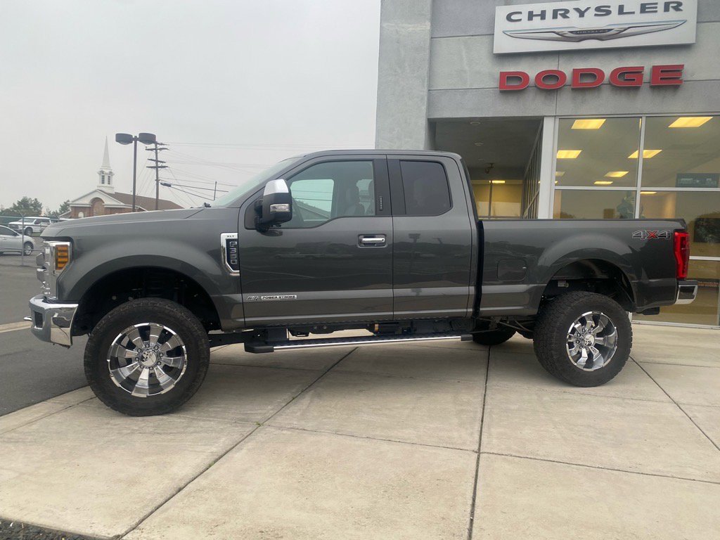 2018 Ford F-350 XLT photo 3