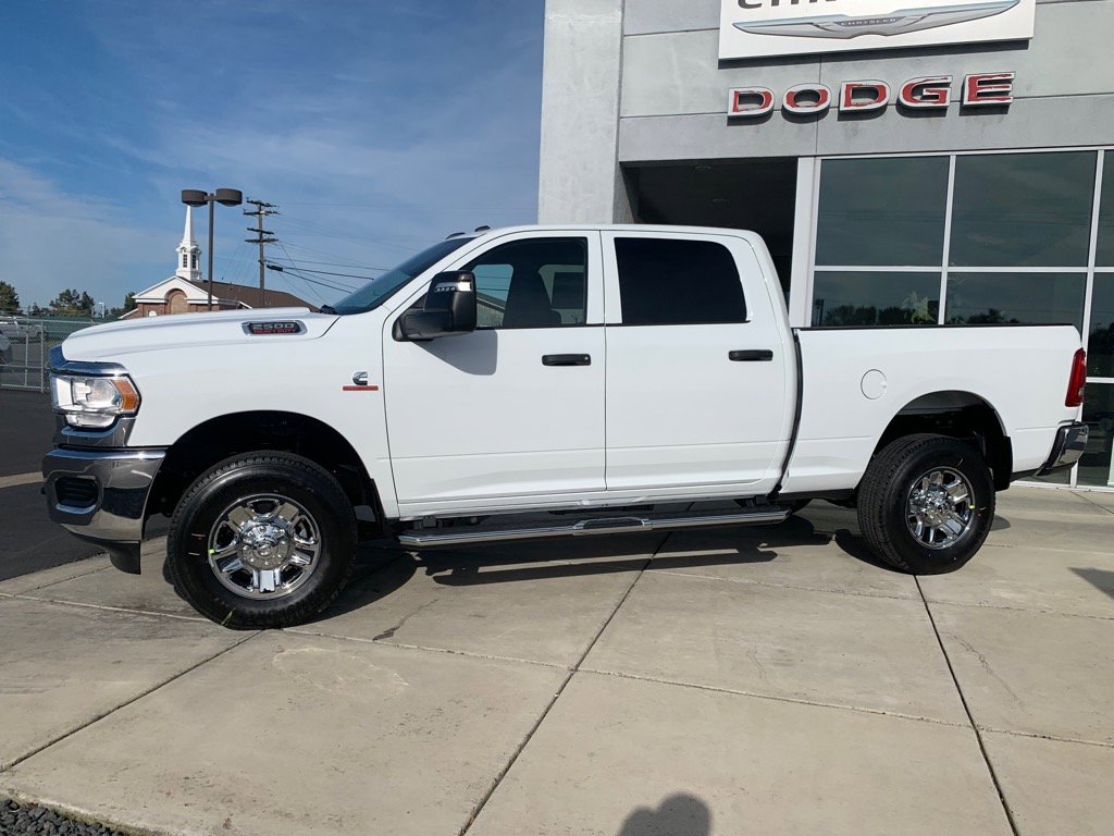 2024 Ram 2500 Tradesman photo 3