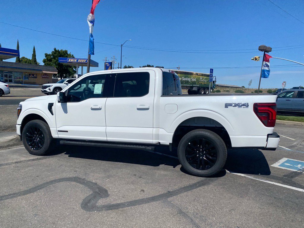 2025 Ford F-150 Lariat photo 3