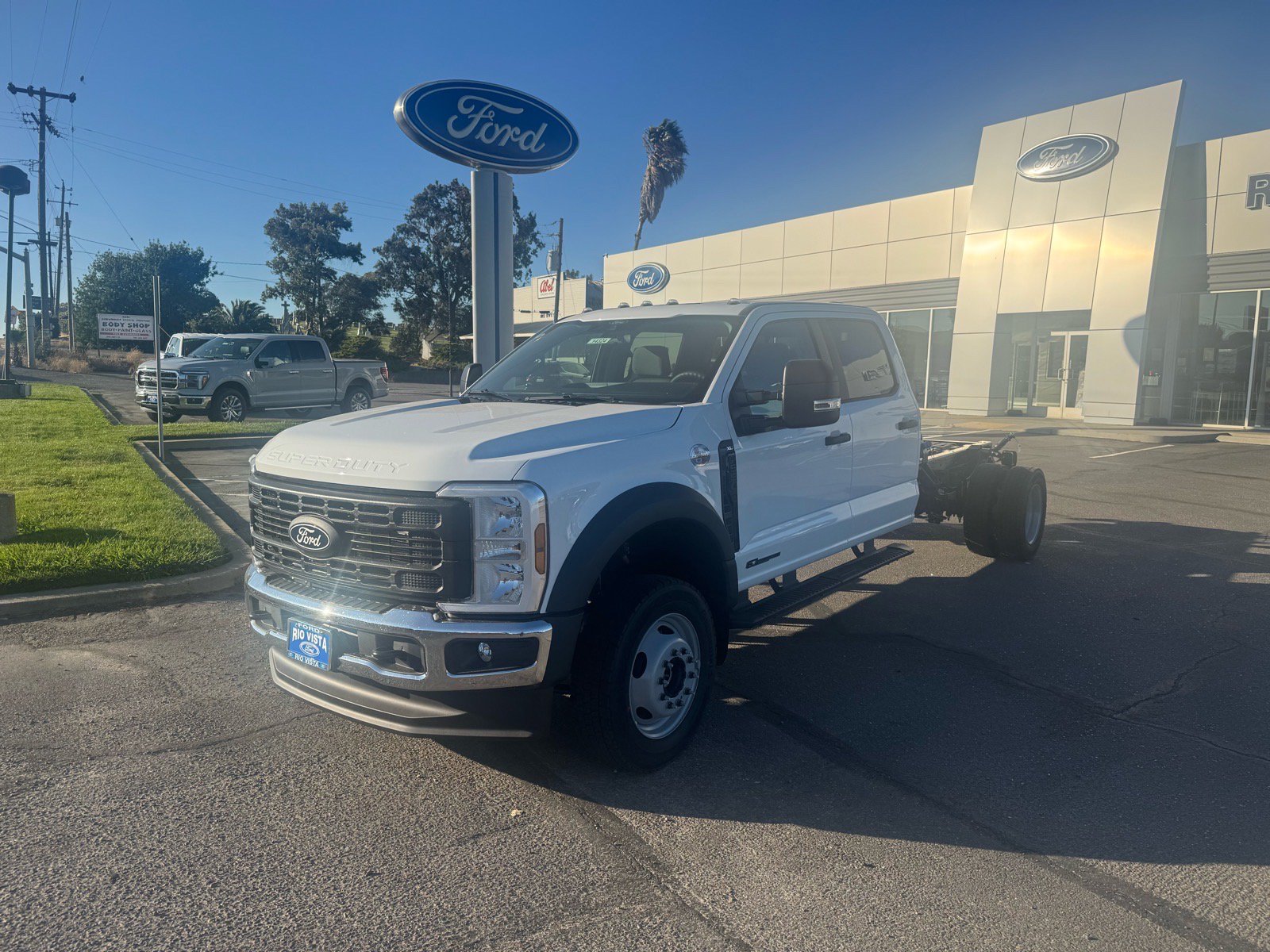 2027 Ford F-550 Super Duty Chassis Cab