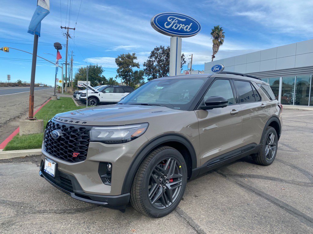 2026 Ford Explorer ST's photo