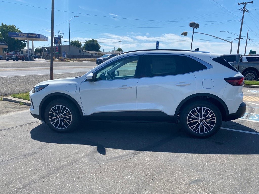 2024 Ford Escape Plug-In Hybrid photo 3