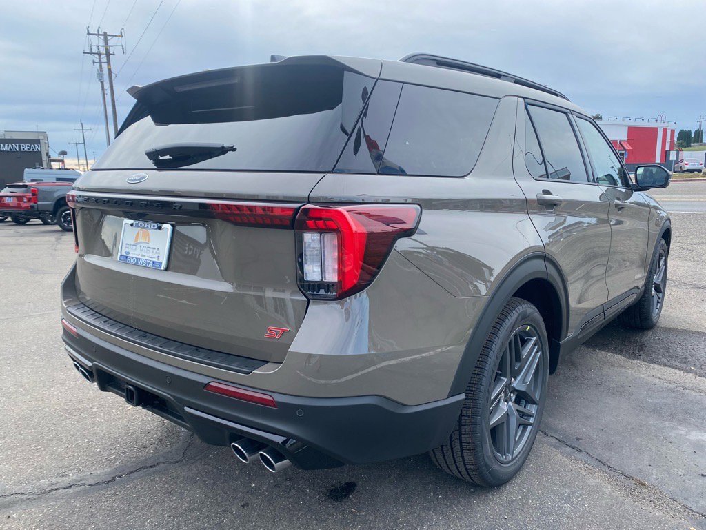 2026 Ford Explorer ST - Photo 6