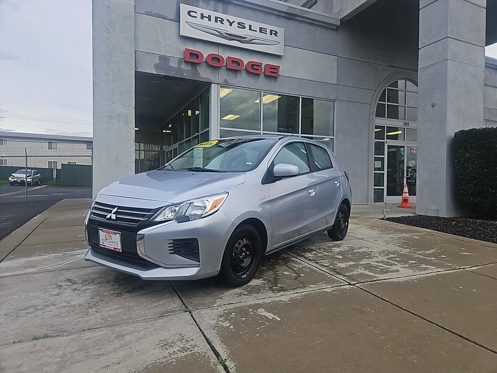 2022 Mitsubishi Mirage ES's photo