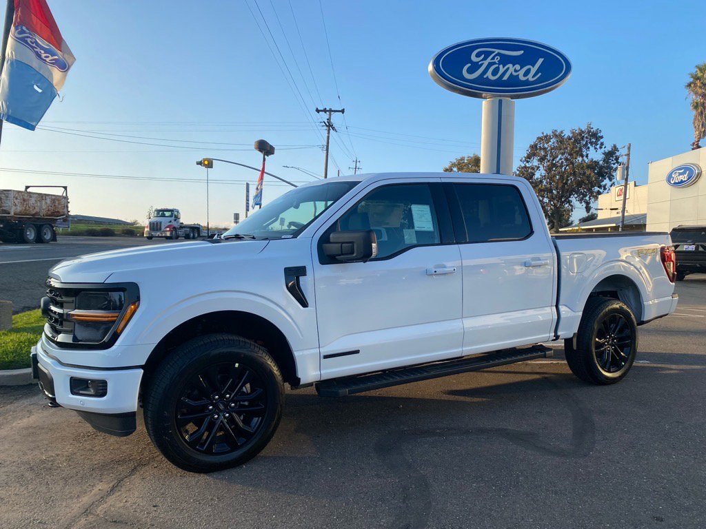 2025 Ford F-150 XLT photo 3