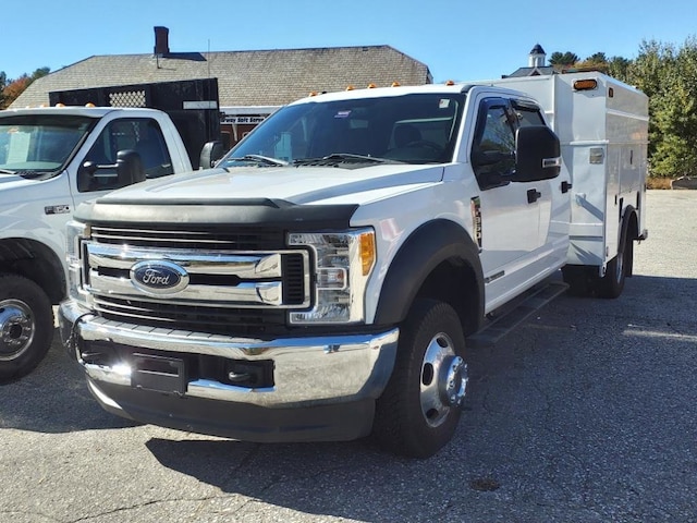 2017 Ford Super Duty F-350 DRW XLT Chassis
