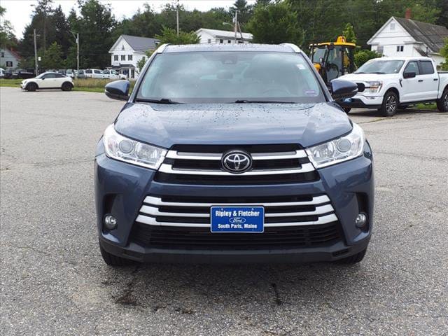 Used 2019 Toyota Highlander XLE with VIN 5TDJZRFH3KS743473 for sale in South Paris, ME