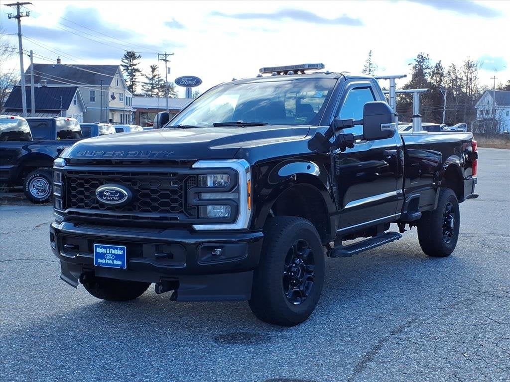 2024 Ford F-350 Super Duty XL's photo
