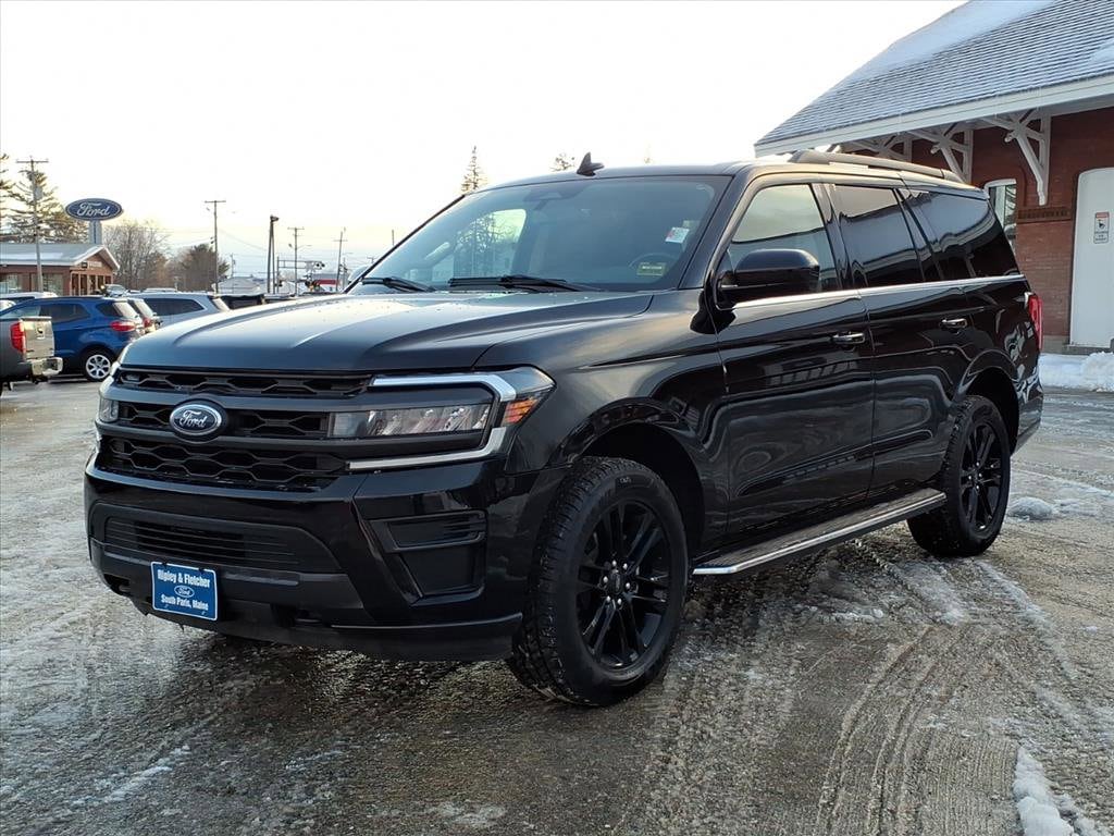 2023 Ford Expedition XLT's photo