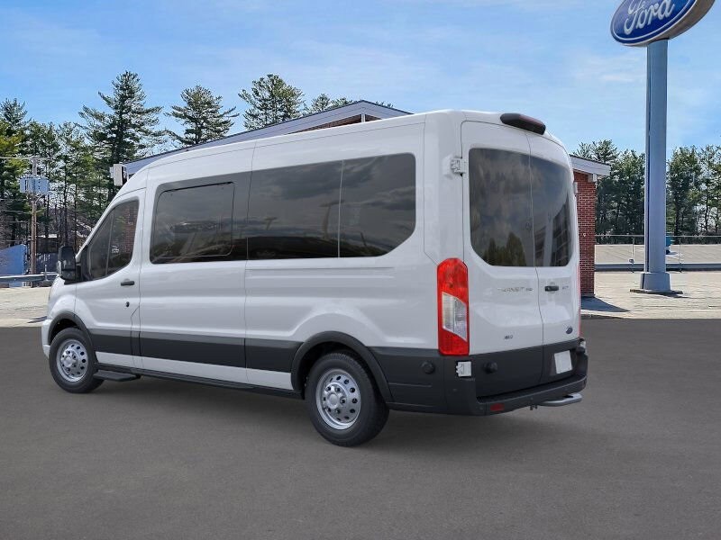 2024 Ford Transit Passenger XLT photo 4