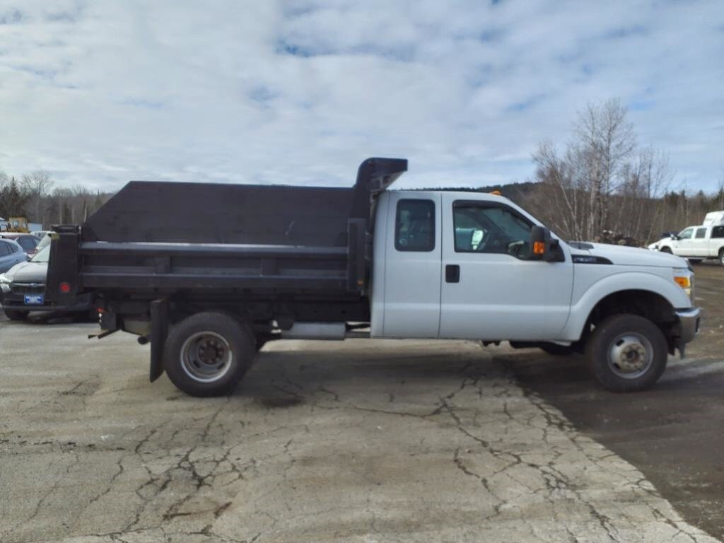 2016 Ford F-350 XL photo 4