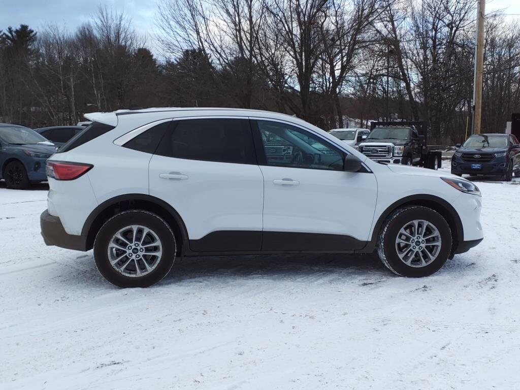 2022 Ford Escape SE photo 4