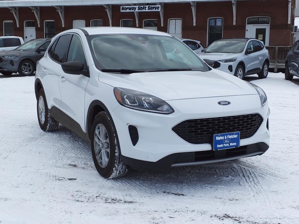 2022 Ford Escape SE photo 3
