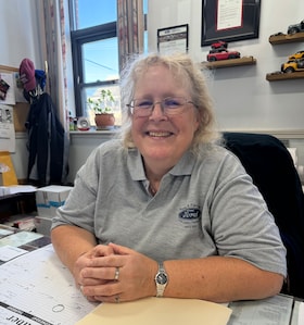 Staff member Tracy Knight from cfea0fe9204b