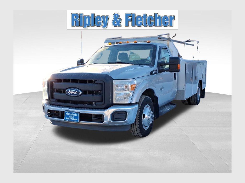 2016 Ford F-350 Super Duty Chassis Cab XL