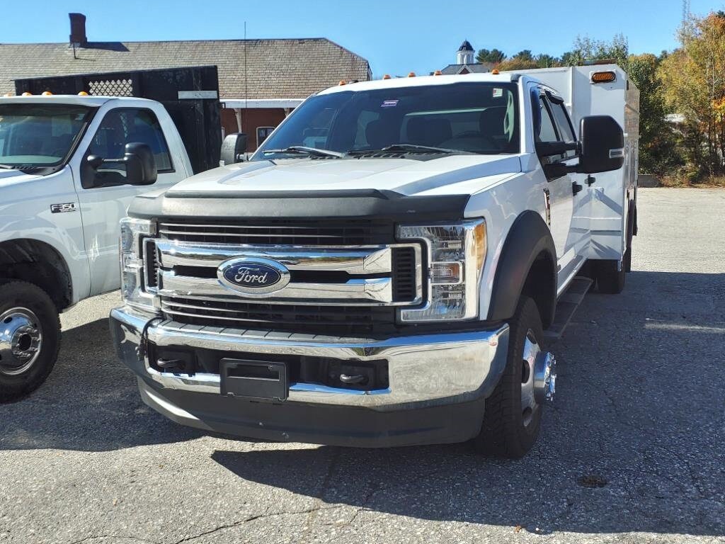 2017 Ford F-350 XLT photo 2