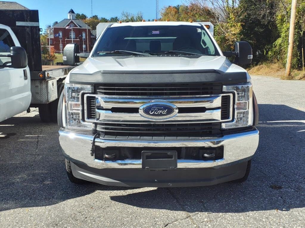 2017 Ford F-350 XLT photo 3