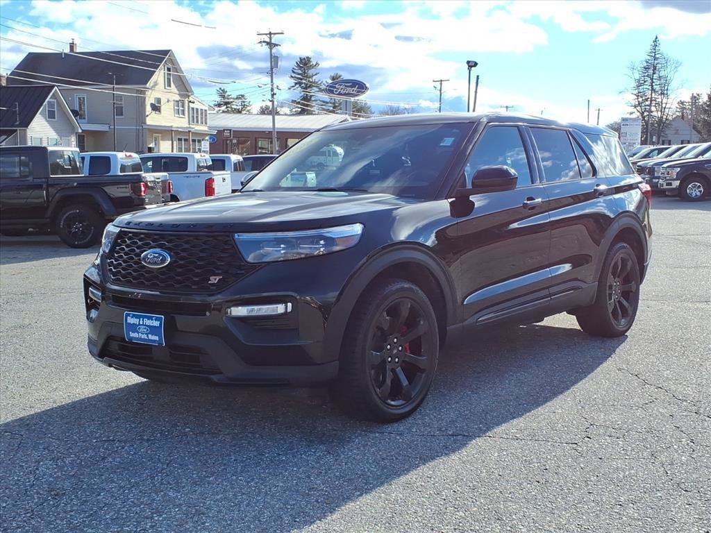 2022 Ford Explorer ST's photo