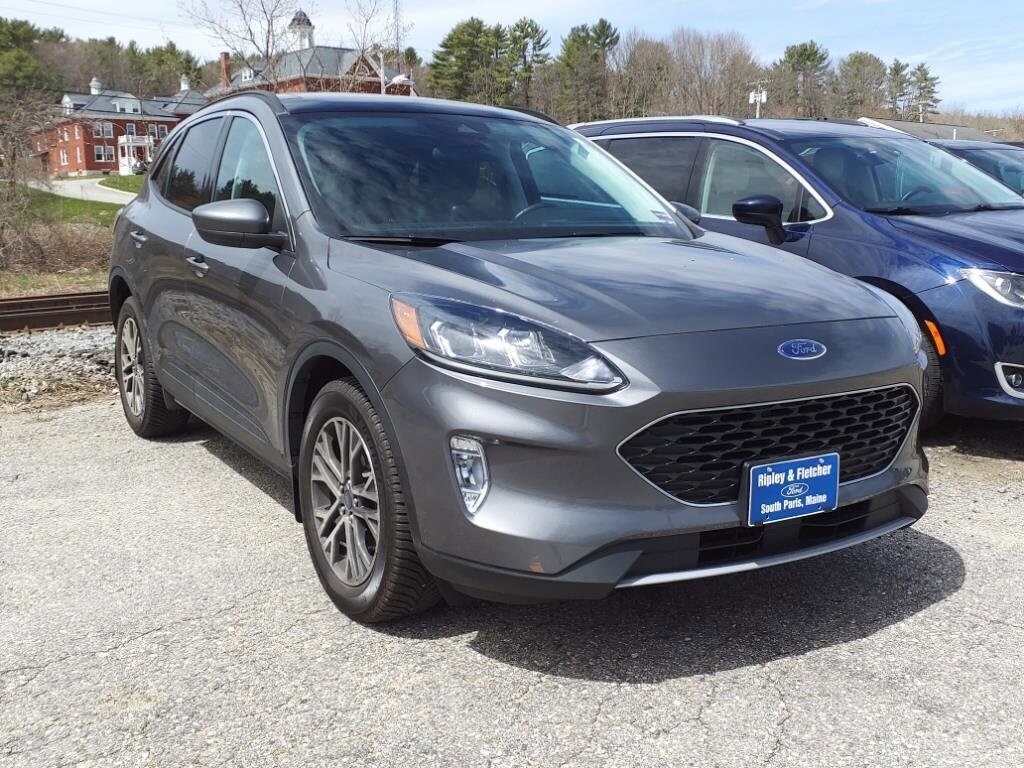 2021 Ford Escape SEL photo 3