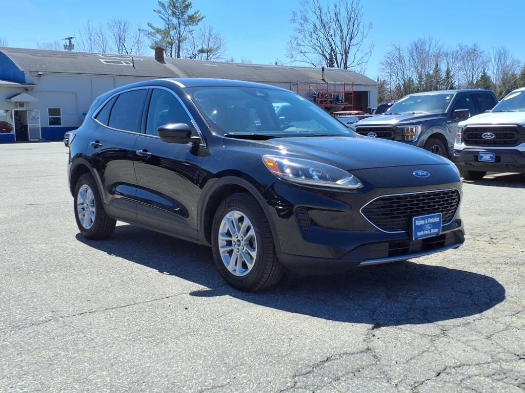 2020 Ford Escape SE photo 3