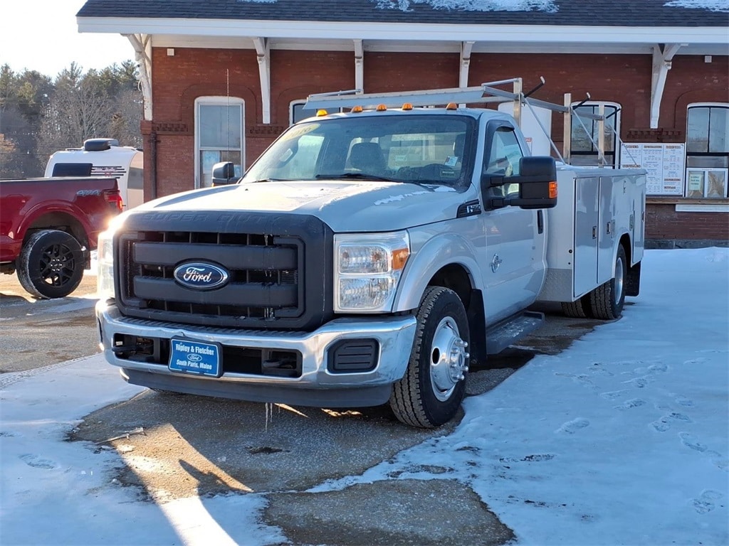 2016 Ford F-350 Super Duty Chassis Cab XL