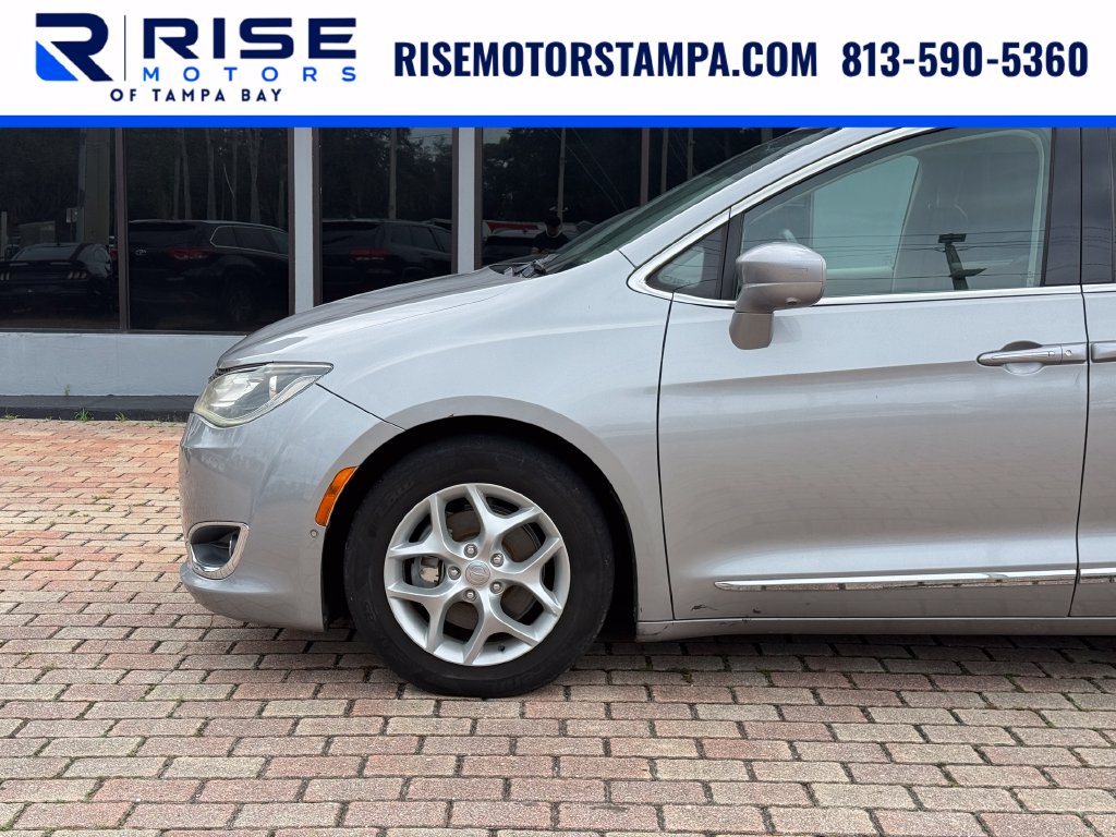 Used 2017 Chrysler Pacifica Touring L Plus Minivan/Van