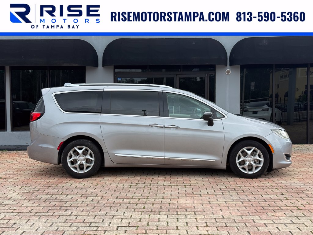 Used 2017 Chrysler Pacifica Touring L Plus Minivan/Van