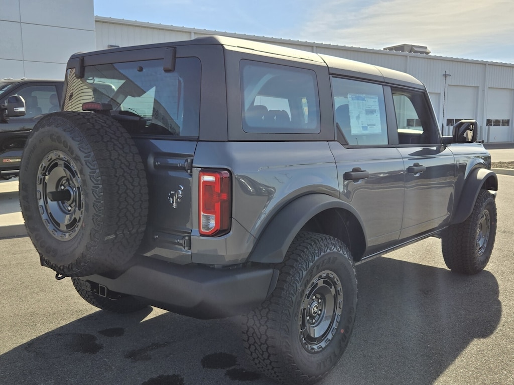 New 2025 Ford Bronco Base SUV