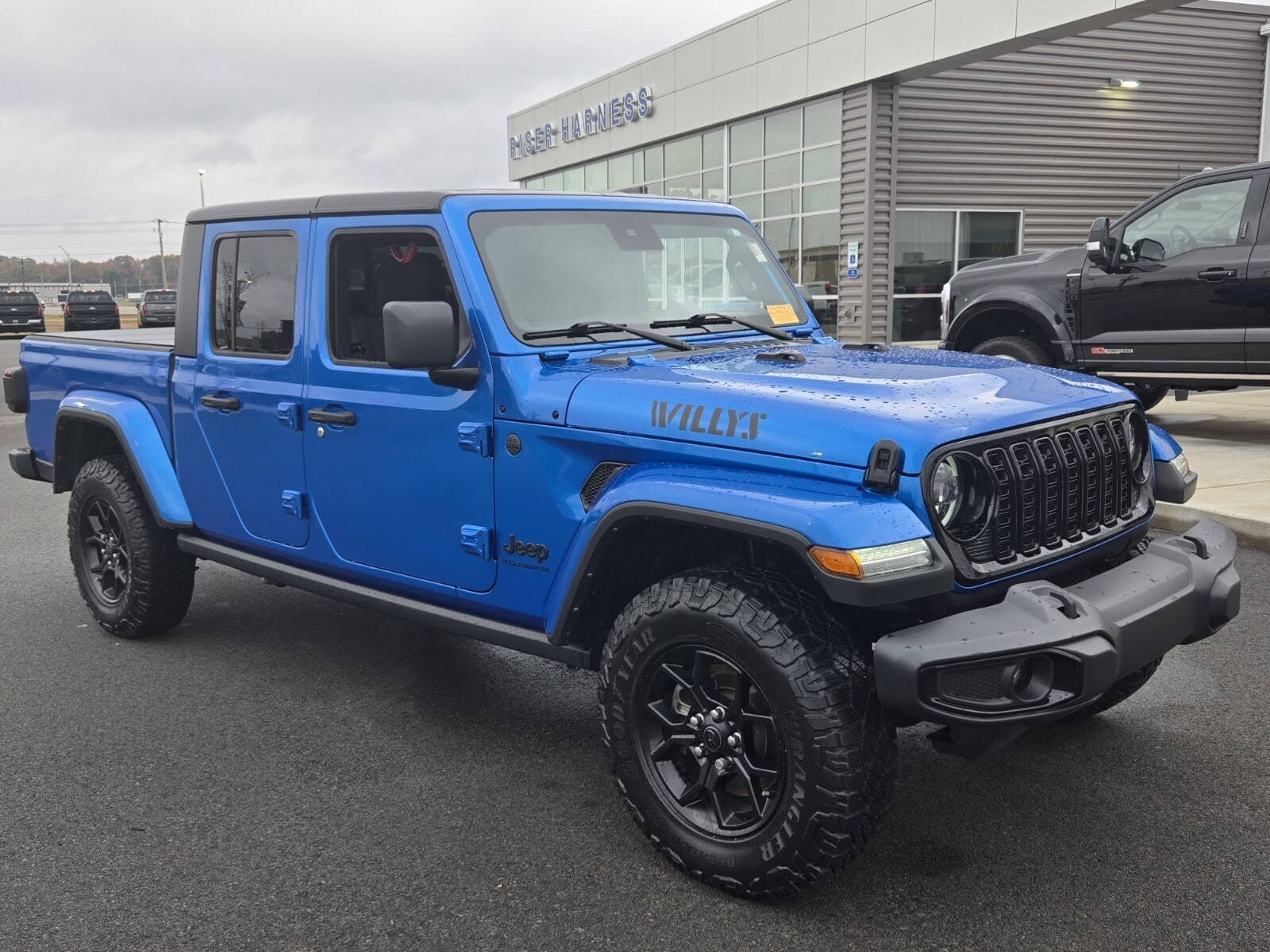 Used 2024 Jeep Gladiator Willys with VIN 1C6HJTAG8RL118054 for sale in Little Rock