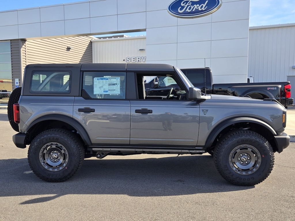 New 2025 Ford Bronco Base SUV