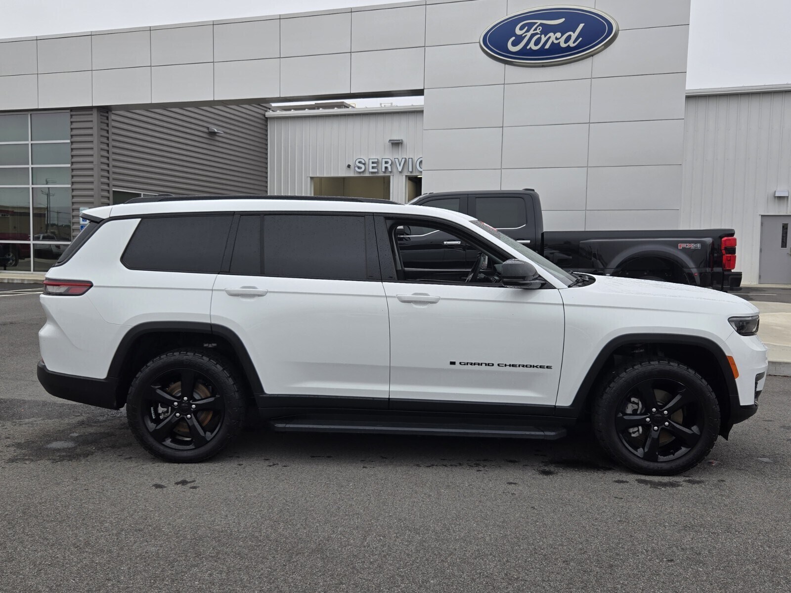2023 Jeep Grand Cherokee Limited photo 4