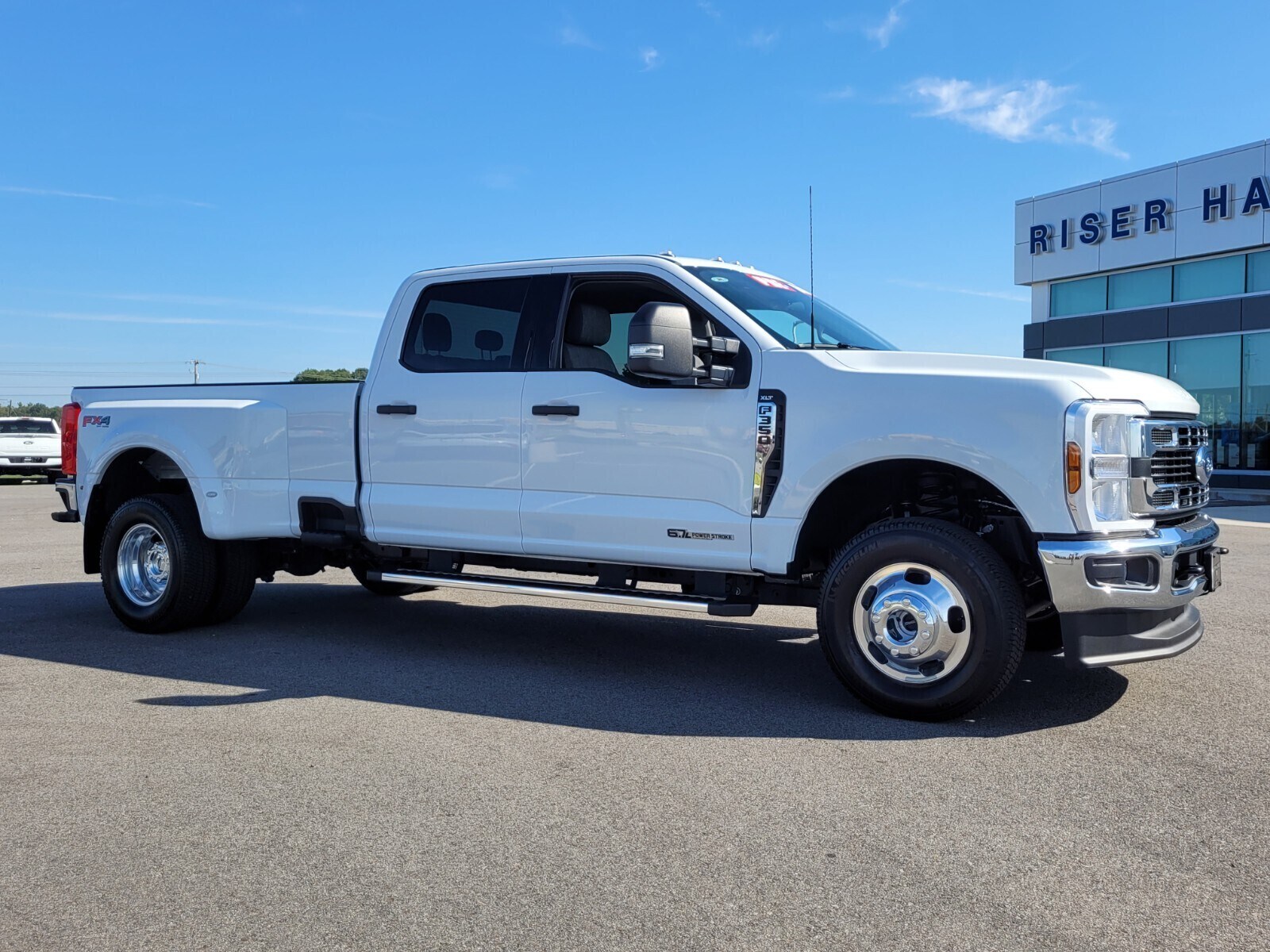 2025 Ford F-350 XLT photo 3