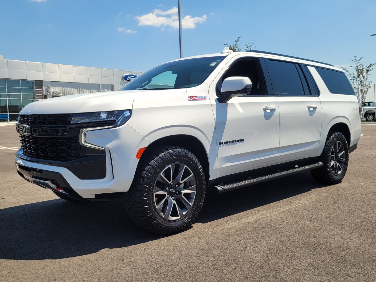 Used 2023 Chevrolet Suburban Z71 with VIN 1GNSKDKD7PR457167 for sale in Searcy, AR