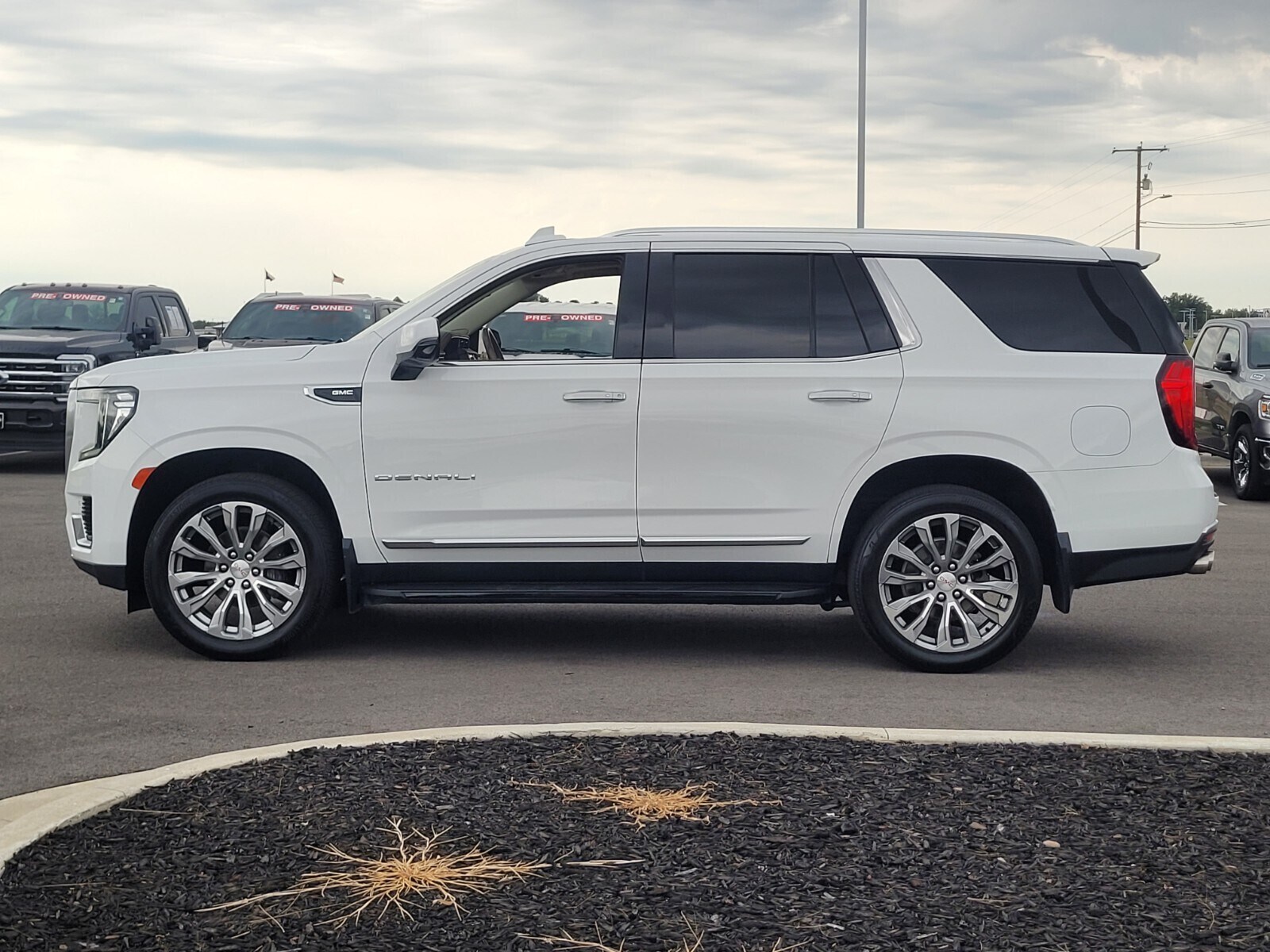 2022 Gmc Yukon Denali photo 2