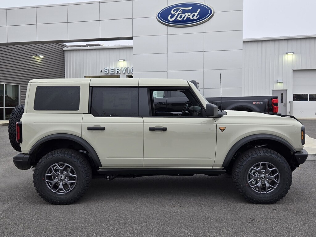 New 2025 Ford Bronco Badlands SUV