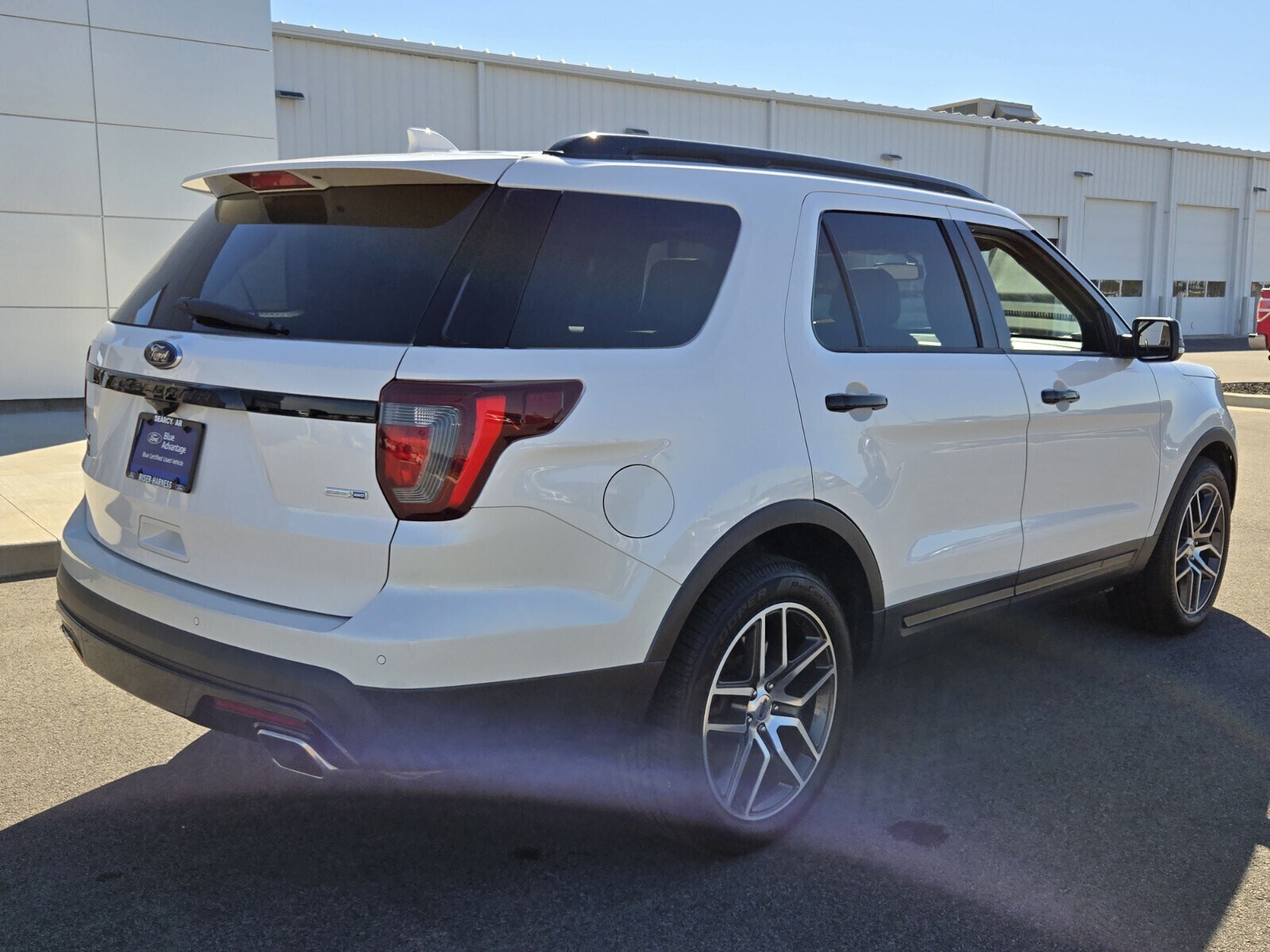 2017 Ford Explorer Sport photo 3