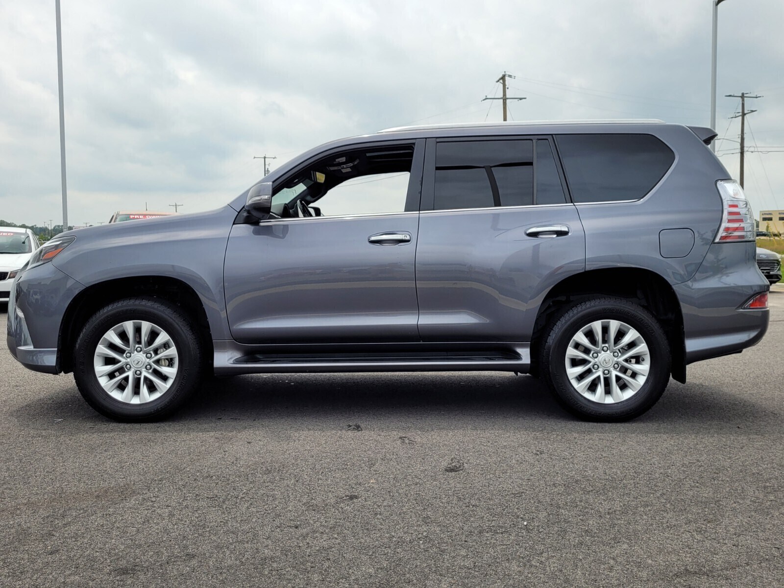 2022 Lexus GX 460 Premium photo 3
