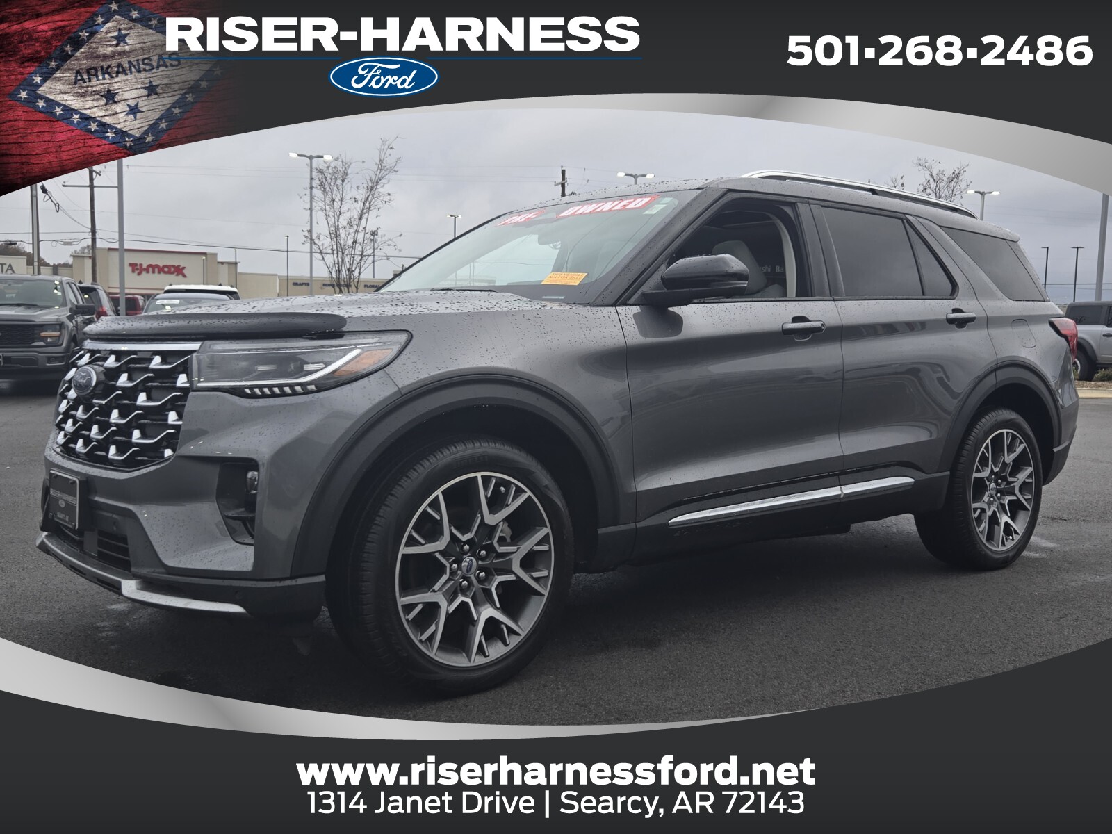 2025 Ford Explorer Platinum's photo