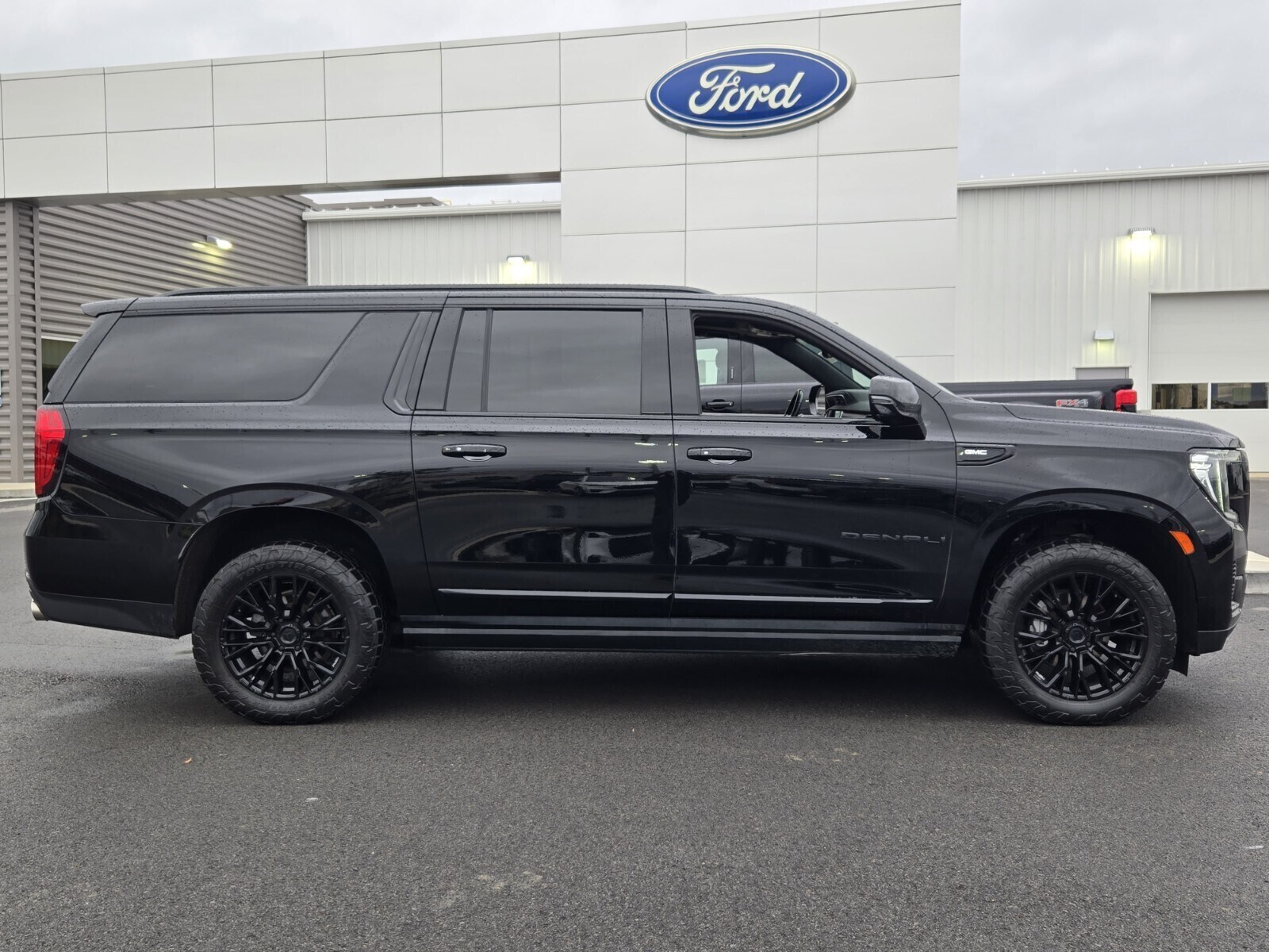 2021 Gmc Yukon XL Denali photo 3