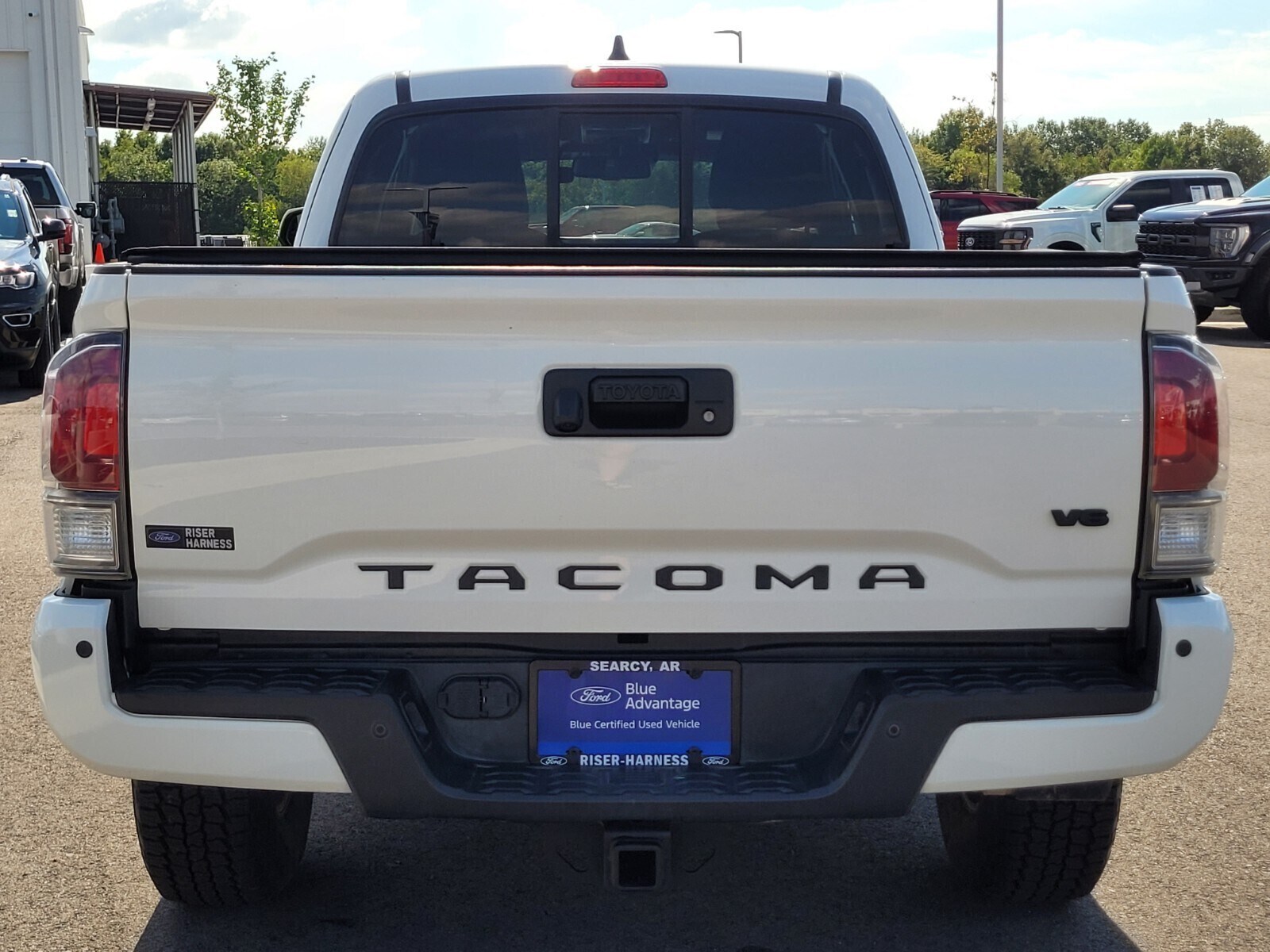 2023 Toyota Tacoma TRD photo 4