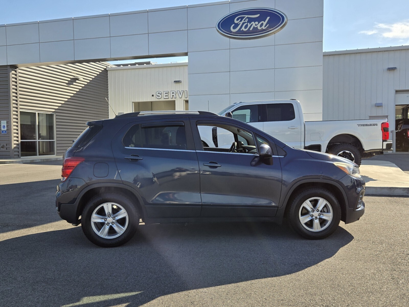 2018 Chevrolet Trax LT photo 3